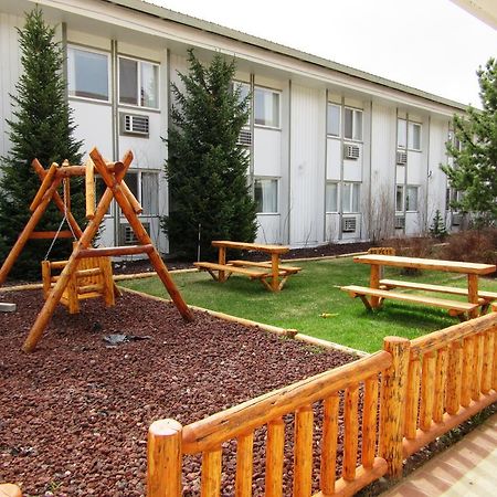 White Buffalo Hotel Уест Йелоустоун Екстериор снимка