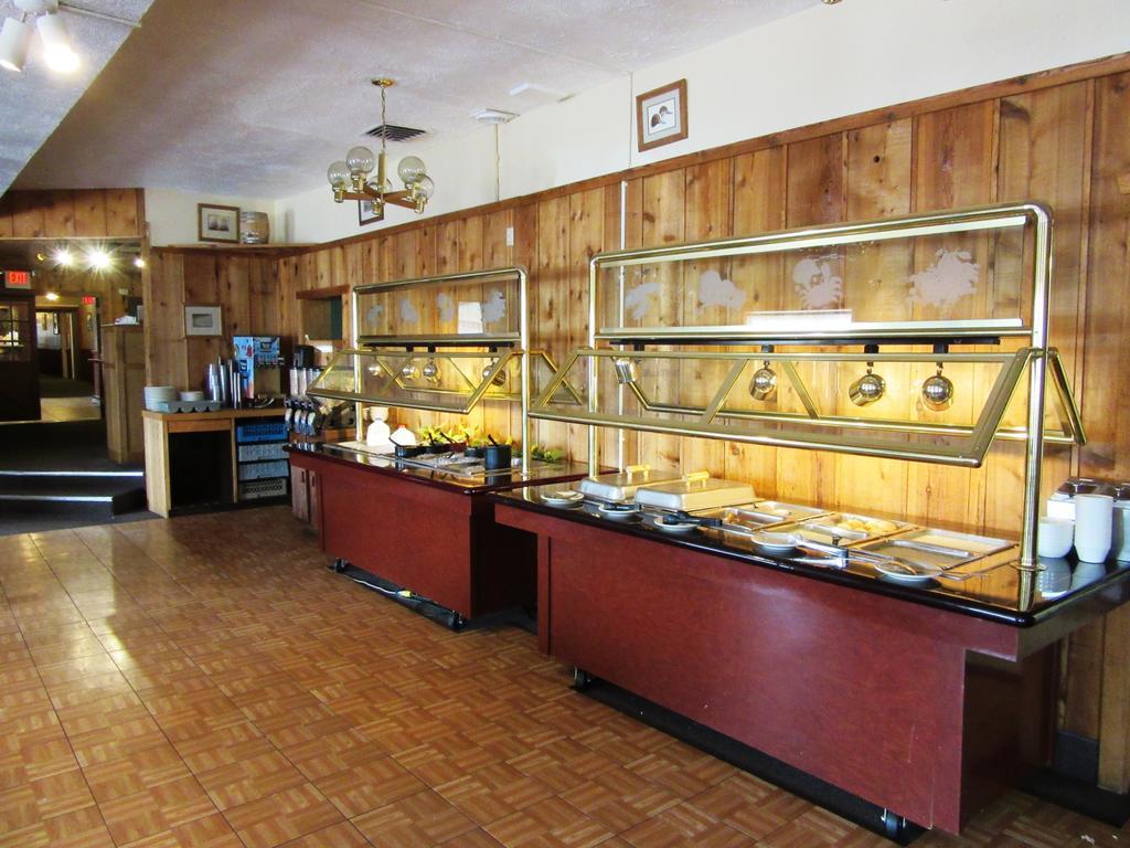 White Buffalo Hotel Уест Йелоустоун Екстериор снимка