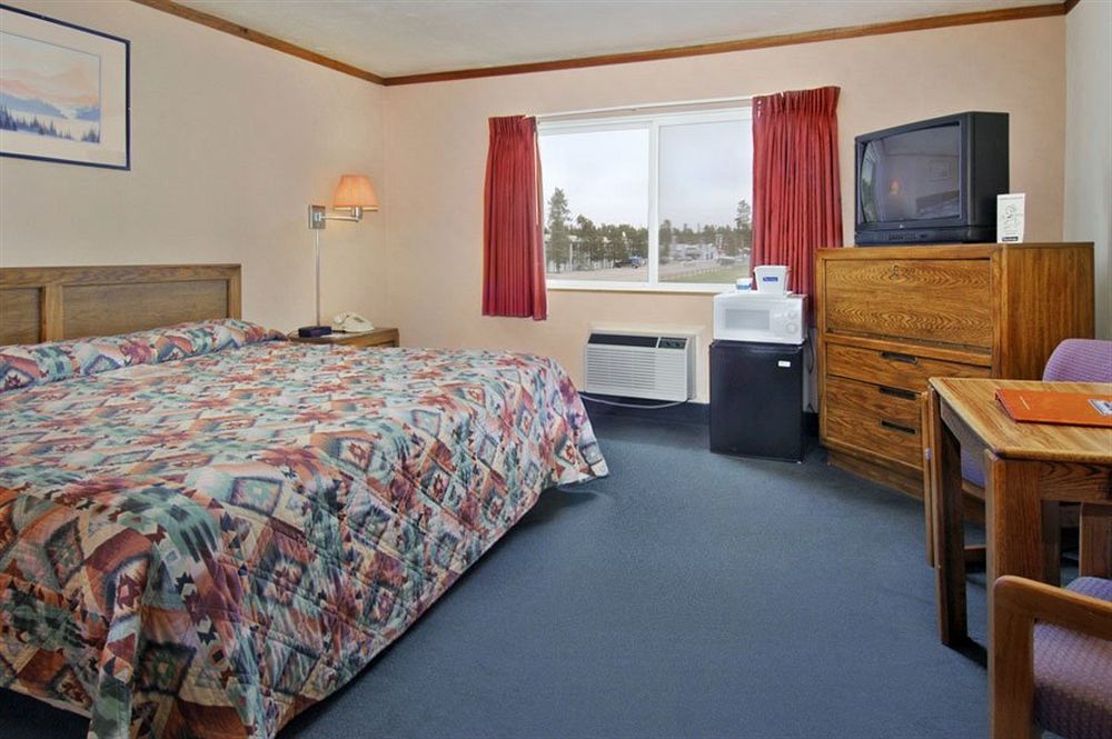 White Buffalo Hotel Уест Йелоустоун Екстериор снимка