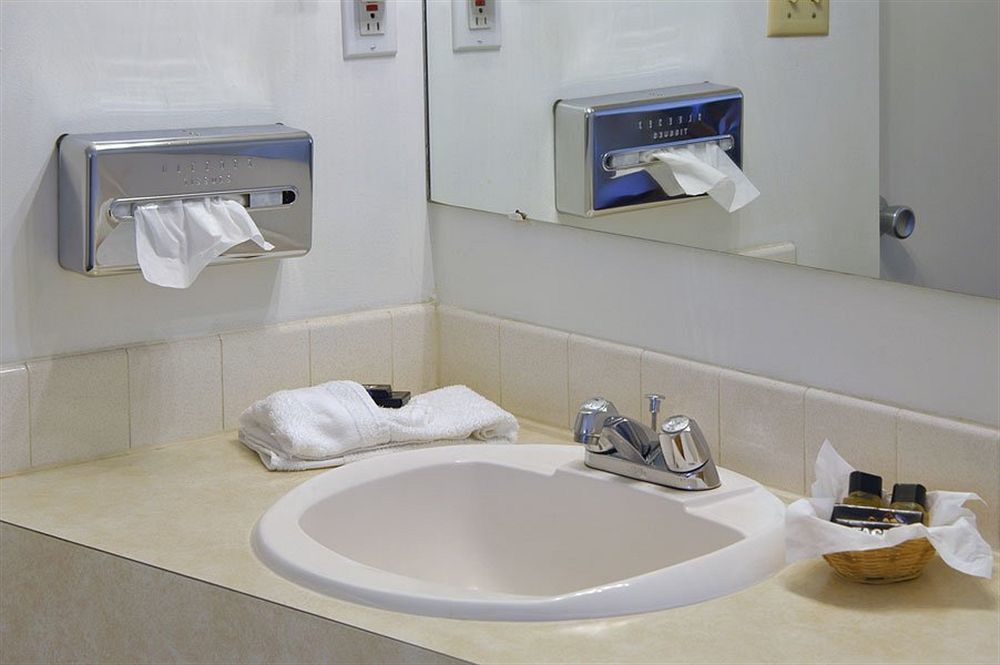 White Buffalo Hotel Уест Йелоустоун Екстериор снимка